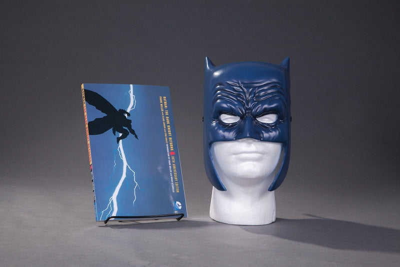 Batman: The Dark Knight Returns Book and Mask Set